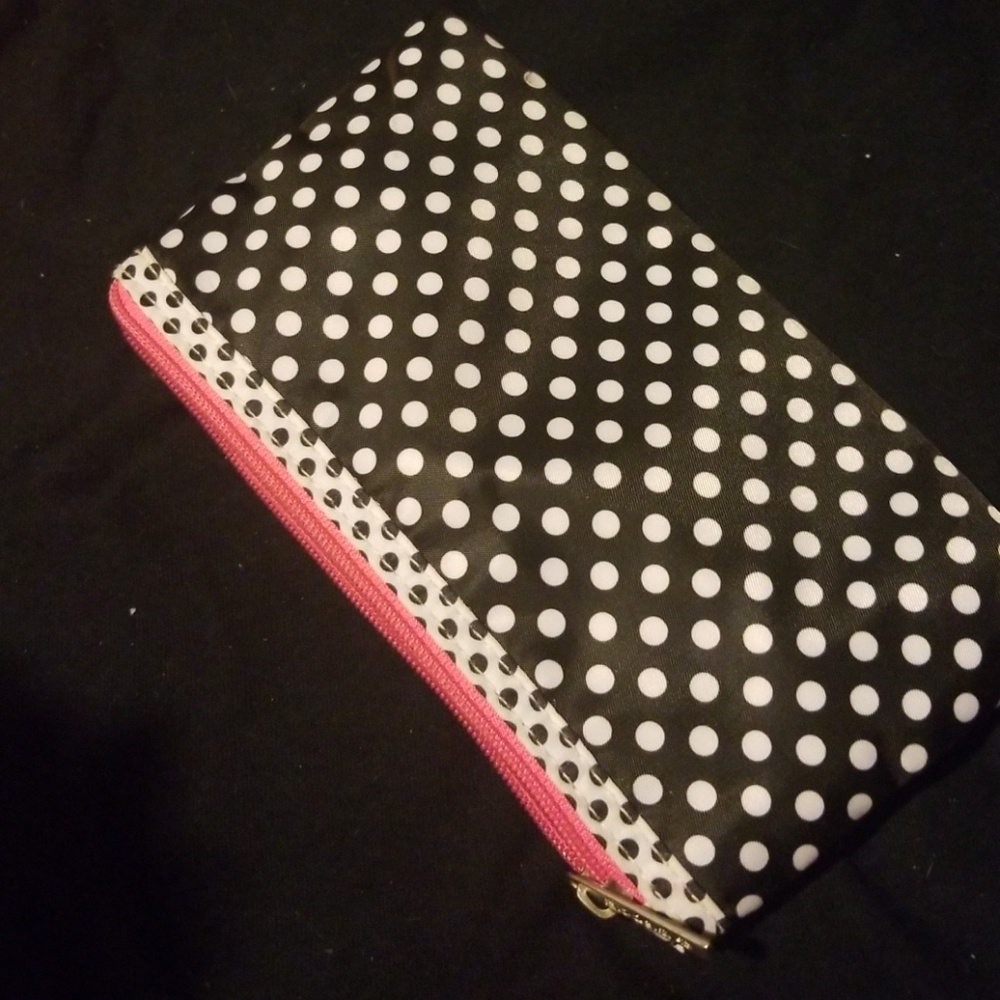 Ipsy bag - Picture 3 of 3